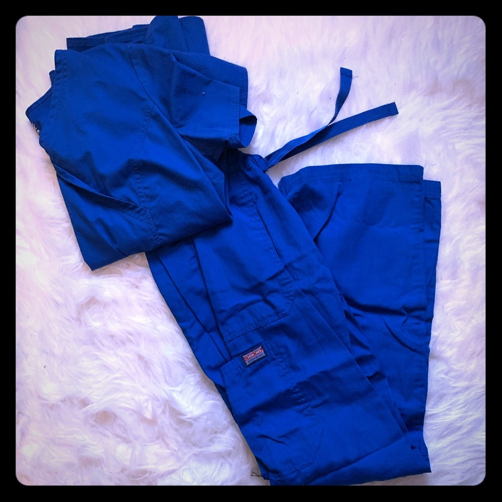Scrub set